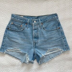 Levi 501 mid wash denim shorts, size 26